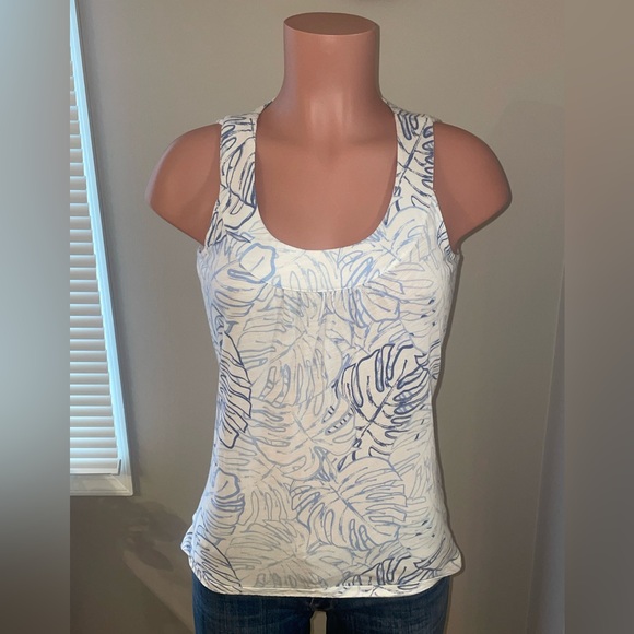 Vineyard Vines Tops - Vineyard Vines Sleeveless Top. Medium